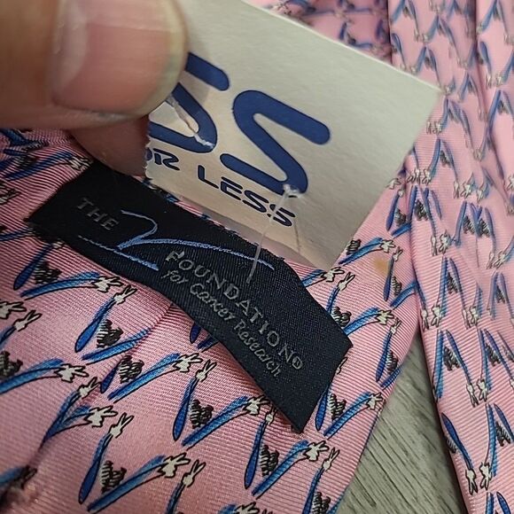 The Jimmy V Foundation Tie Necktie Mens PINK NEW Cancer Research - Picture 6 of 6